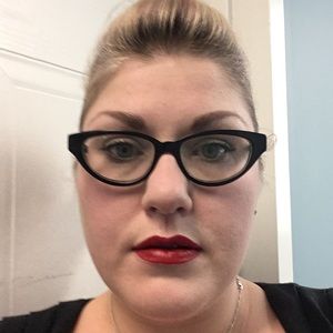 Meet your Posher, Anne marie